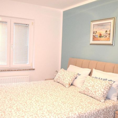 Apartments Krajacic Malinska Ngoại thất bức ảnh
