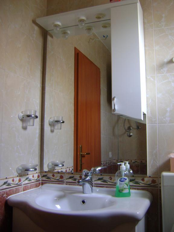 Apartments Krajacic Malinska Phòng bức ảnh