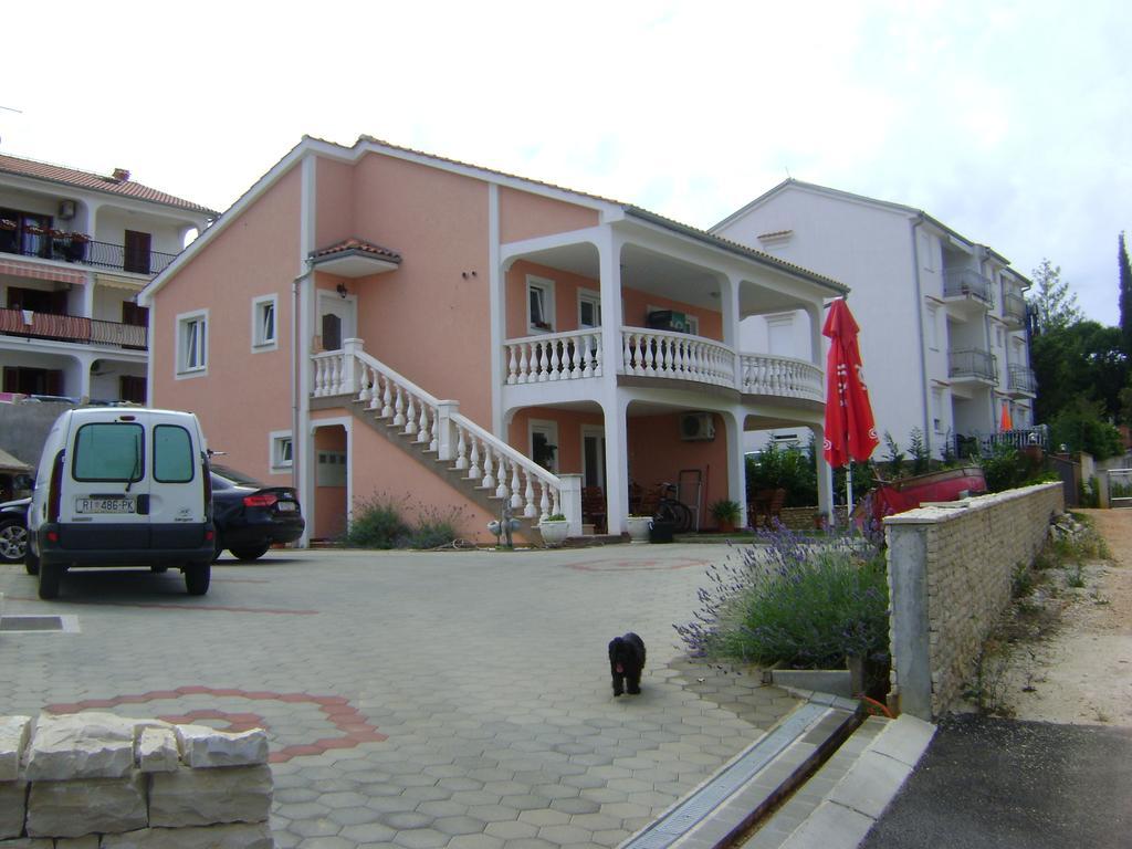 Apartments Krajacic Malinska Ngoại thất bức ảnh