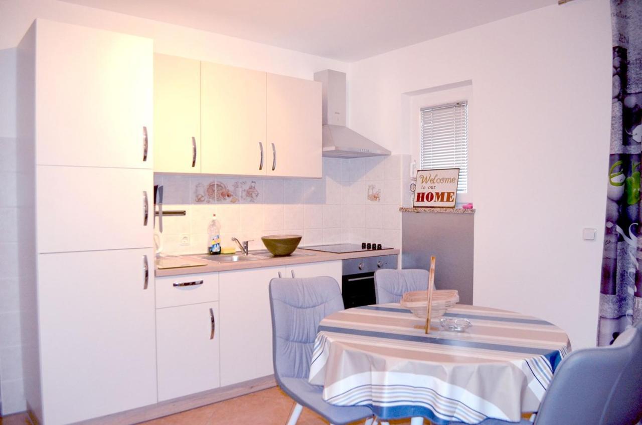 Apartments Krajacic Malinska Ngoại thất bức ảnh