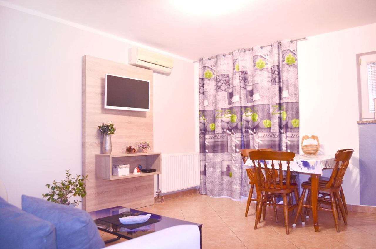 Apartments Krajacic Malinska Ngoại thất bức ảnh
